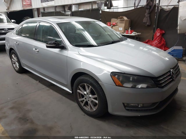 2013 VOLKSWAGEN PASSAT 1VWBN7A37DC038256