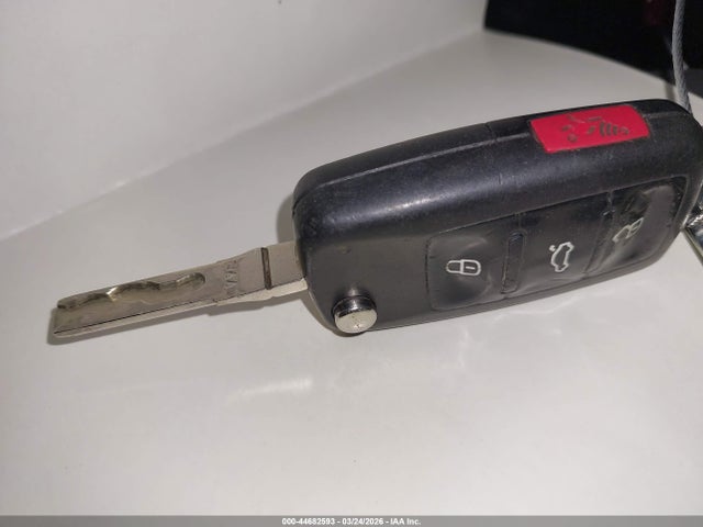 2013 VOLKSWAGEN PASSAT 1VWBN7A37DC038256 Photo 10