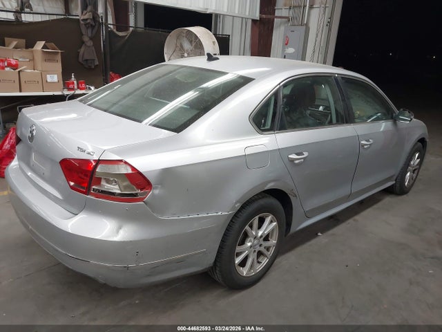 2013 VOLKSWAGEN PASSAT 1VWBN7A37DC038256 Photo 3