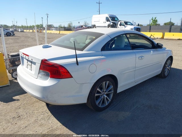 2011 VOLVO C70 YV1672MC9BJ107139 Photo 3