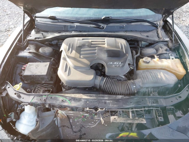 2015 Dodge Charger Sxt მანქანა იყიდება აუქციონზე, vin: 2C3CDXHG4FH824703, აუქციონის ნომერი: 44682715