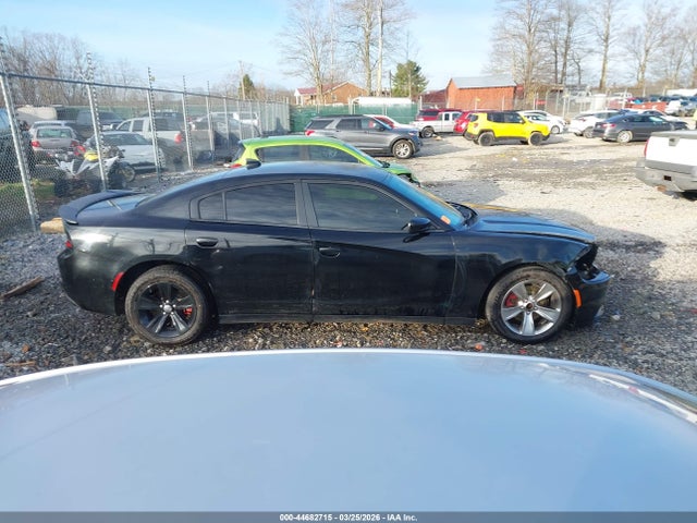 2015 Dodge Charger Sxt მანქანა იყიდება აუქციონზე, vin: 2C3CDXHG4FH824703, აუქციონის ნომერი: 44682715