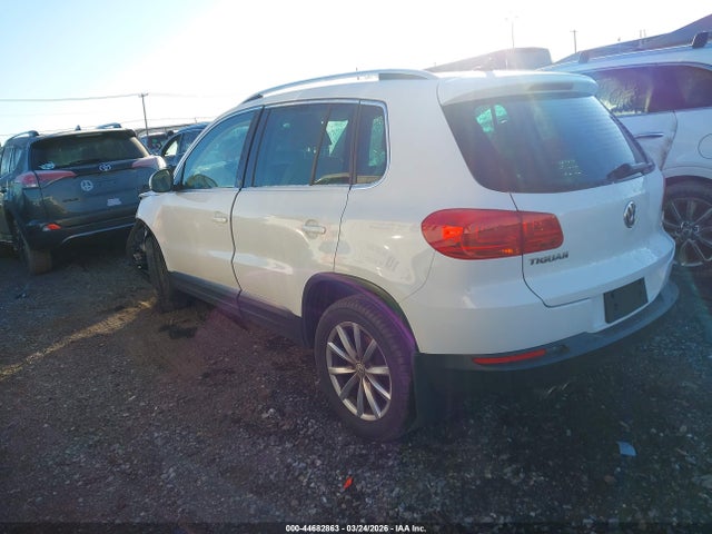 44682863 :رقم المزاد ، WVGSV7AX1HK028822 vin ، 2017 Volkswagen Tiguan 2.0t Wolfsburg Edition مزاد بيع