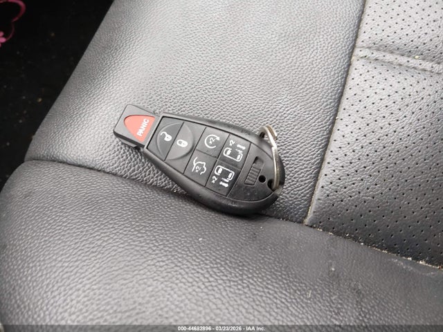 2010 CHRYSLER TOWN & COUNTRY 2A4RR8D12AR405714 Photo 10