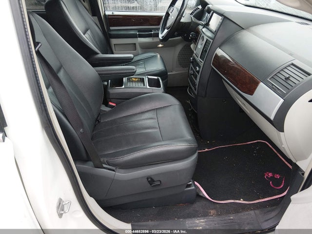 2010 CHRYSLER TOWN & COUNTRY 2A4RR8D12AR405714 Photo 4