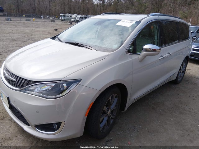 2017 Chrysler Pacifica Limited მანქანა იყიდება აუქციონზე, vin: 2C4RC1GG9HR627952, აუქციონის ნომერი: 44682959