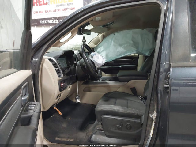 2019 RAM 1500 1C6SRFFT1KN749759 Photo 4