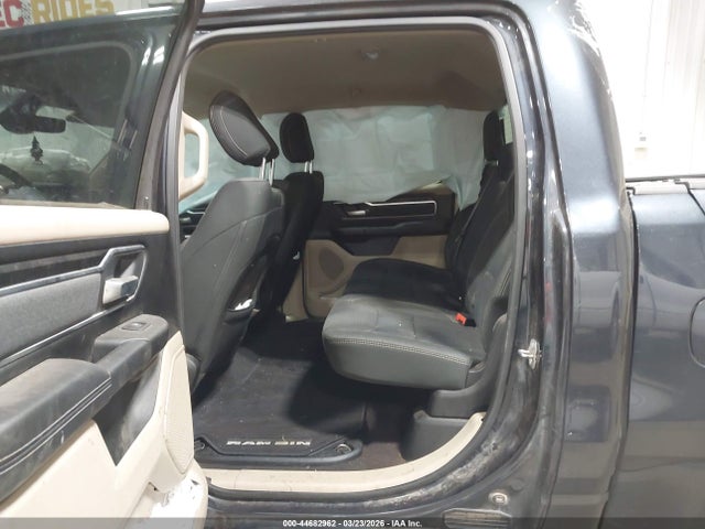 2019 RAM 1500 1C6SRFFT1KN749759 Photo 7