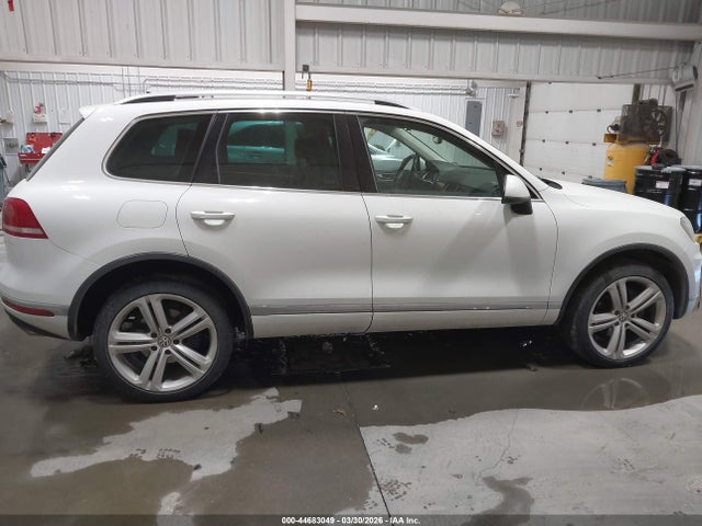 44683049 :رقم المزاد ، WVGEF9BPXGD011685 vin ، 2016 Volkswagen Touareg Vr6 Executive مزاد بيع