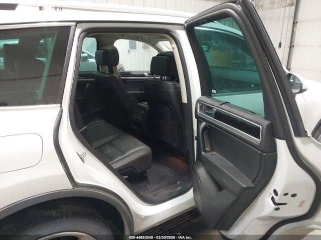 44683049 :رقم المزاد ، WVGEF9BPXGD011685 vin ، 2016 Volkswagen Touareg Vr6 Executive مزاد بيع
