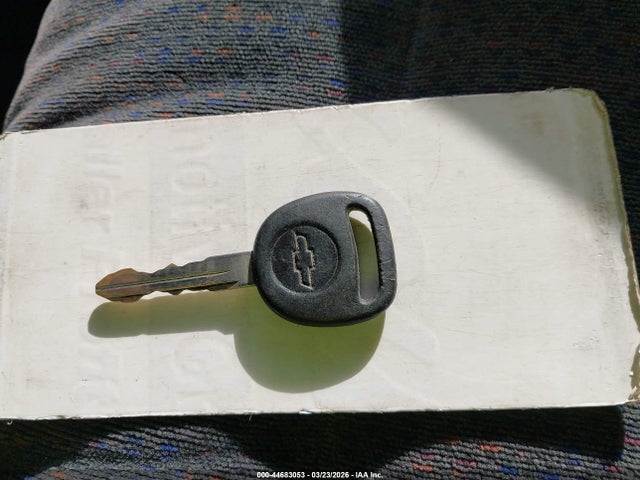1999 Chevrolet Silverado 1500 Ls მანქანა იყიდება აუქციონზე, vin: 2GCEC19T0X1249445, აუქციონის ნომერი: 44683053