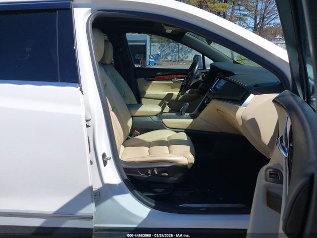 Продаж на аукціоні авто 2017 Cadillac Xt5 Luxury, vin: 1GYKNDRS5HZ227515, номер лоту: 44683068