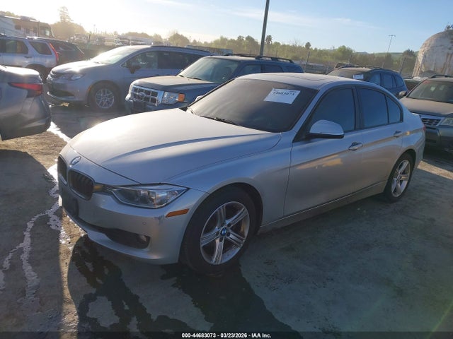 44683073 :رقم المزاد ، WBA3A5C5XDF603553 vin ، 2013 Bmw 328i مزاد بيع