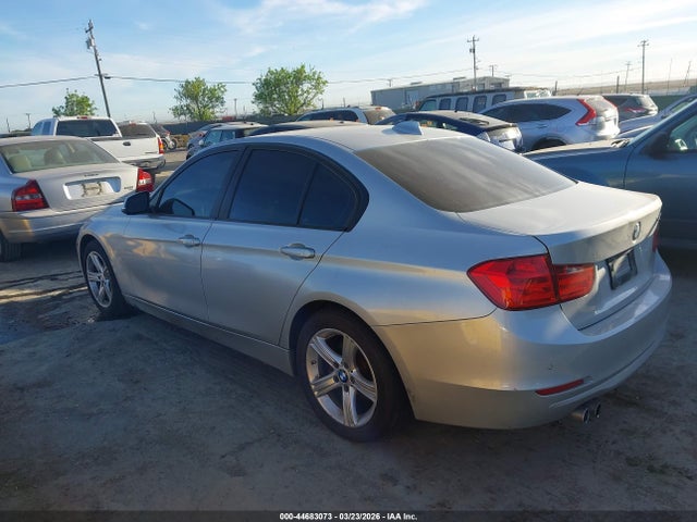 44683073 :رقم المزاد ، WBA3A5C5XDF603553 vin ، 2013 Bmw 328i مزاد بيع