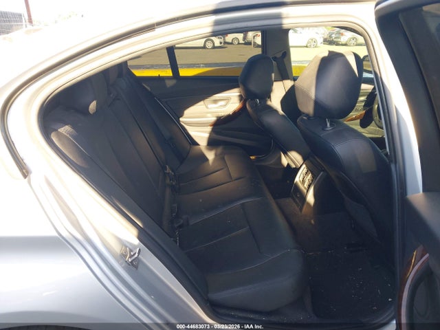 44683073 :رقم المزاد ، WBA3A5C5XDF603553 vin ، 2013 Bmw 328i مزاد بيع
