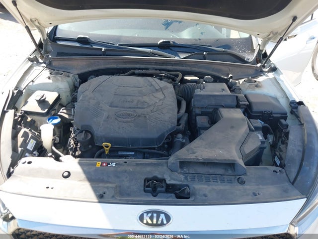 2017 Kia Cadenza Premium მანქანა იყიდება აუქციონზე, vin: KNALC4J12H5090427, აუქციონის ნომერი: 44683139