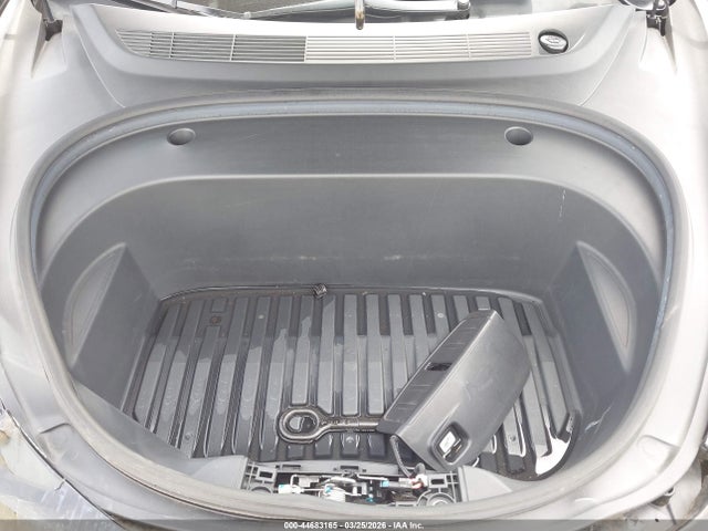5YJ3E1EB8NF121169 Tesla Model 3 Long Range Dual Motor All-wheel Drive