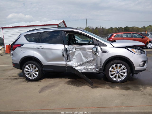 44683186 :رقم المزاد ، 1FMCU0HDXKUA81038 vin ، 2019 Ford Escape Sel مزاد بيع