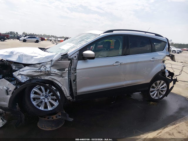 44683186 :رقم المزاد ، 1FMCU0HDXKUA81038 vin ، 2019 Ford Escape Sel مزاد بيع