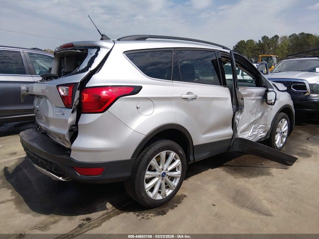 44683186 :رقم المزاد ، 1FMCU0HDXKUA81038 vin ، 2019 Ford Escape Sel مزاد بيع