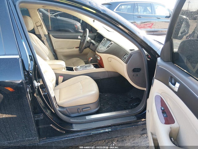Продажа на аукционе авто 2013 Hyundai Genesis 3.8, vin: KMHGC4DD1DU233700, номер лота: 44683193