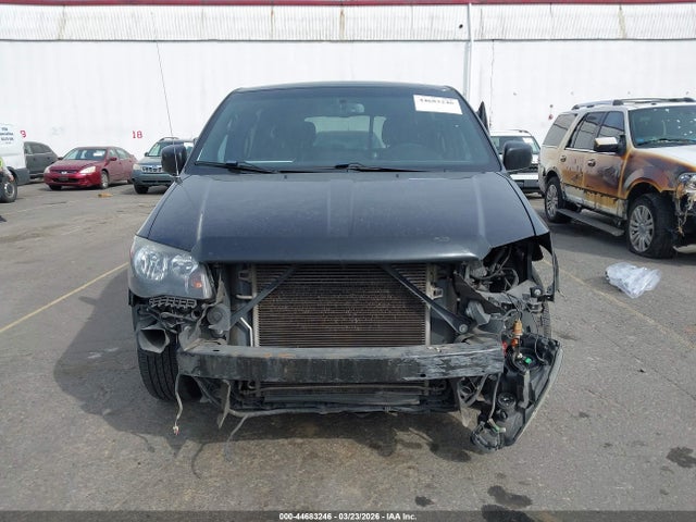 2014 Chrysler Town & Country S მანქანა იყიდება აუქციონზე, vin: 2C4RC1HG8ER174496, აუქციონის ნომერი: 44683246
