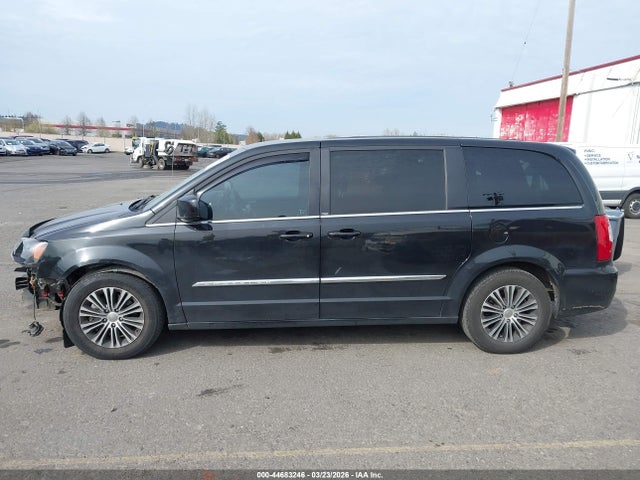 2014 Chrysler Town & Country S მანქანა იყიდება აუქციონზე, vin: 2C4RC1HG8ER174496, აუქციონის ნომერი: 44683246