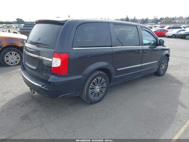 2014 Chrysler Town & Country S მანქანა იყიდება აუქციონზე, vin: 2C4RC1HG8ER174496, აუქციონის ნომერი: 44683246