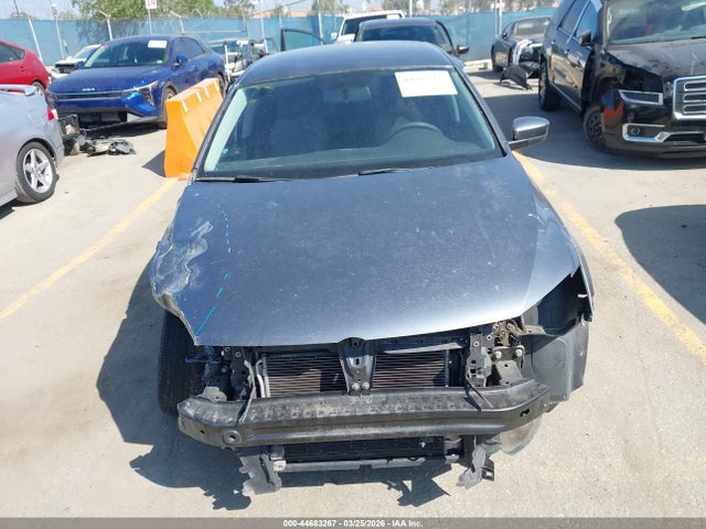44683267 :رقم المزاد ، 3VW2B7AJ7HM415969 vin ، 2017 Volkswagen Jetta 1.4t S مزاد بيع