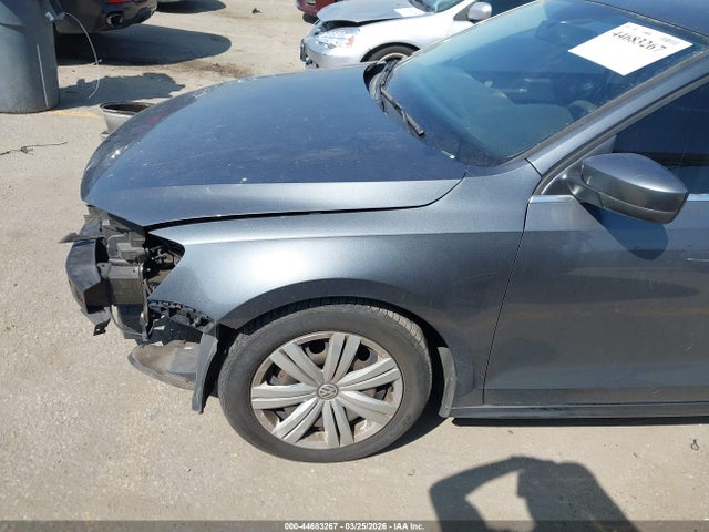 44683267 :رقم المزاد ، 3VW2B7AJ7HM415969 vin ، 2017 Volkswagen Jetta 1.4t S مزاد بيع