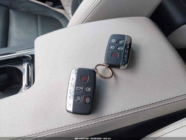 2020 JAGUAR F-PACE SADCM2FV0LA633035 Photo 10