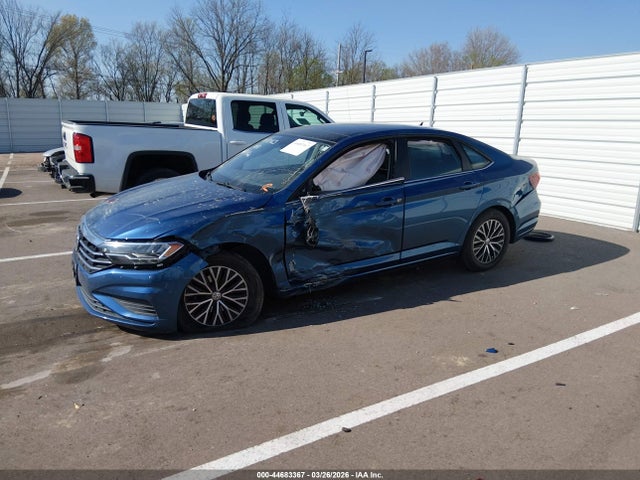 Продажа на аукционе авто 2019 Volkswagen Jetta 1.4t R-line/1.4t S/1.4t Se, vin: 3VWC57BU4KM184637, номер лота: 44683367