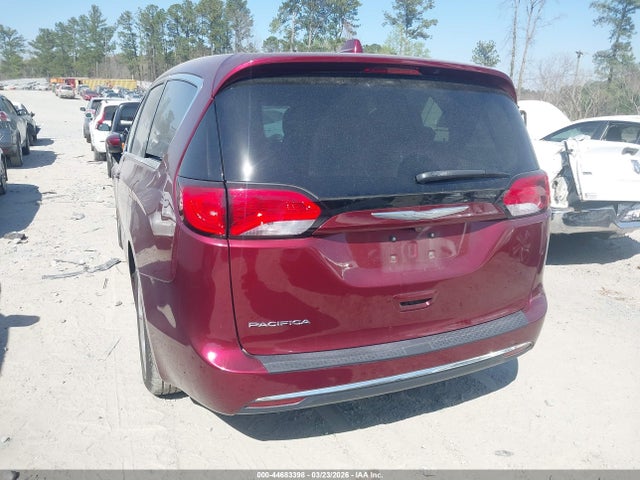 2017 CHRYSLER PACIFICA 2C4RC1BG2HR768451 Photo 2