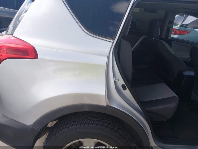 2T3WFREVXFW232059 Toyota Rav4 Xle
