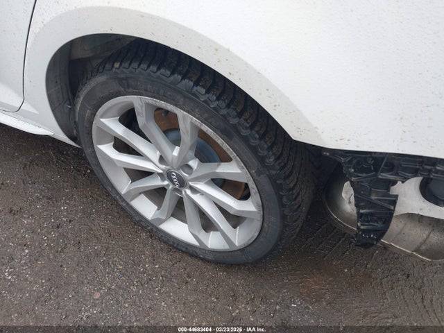 Продаж на аукціоні авто 2019 Audi A4 45 Premium, vin: WAUDNAF4XKA066164, номер лоту: 44683404