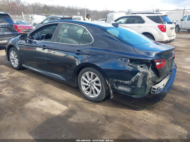 2021 Toyota Camry Le მანქანა იყიდება აუქციონზე, vin: 4T1C11AK8MU426464, აუქციონის ნომერი: 44683408