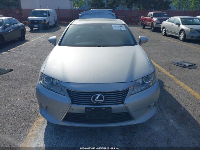 JTHBW1GG1F2095289 Lexus ES 300H