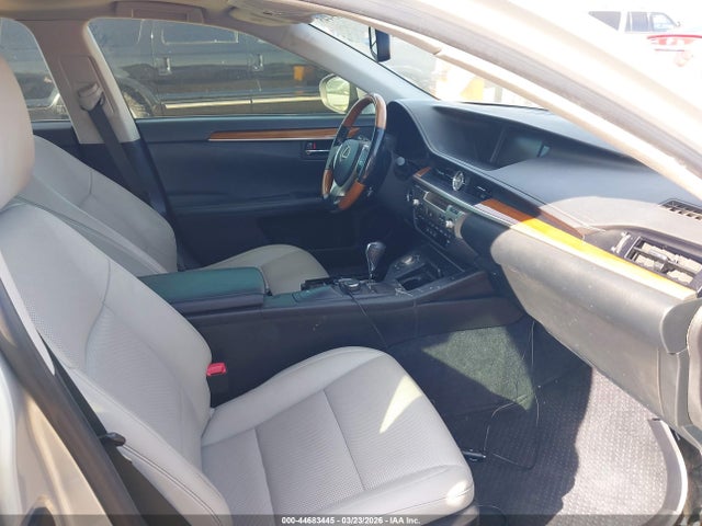 JTHBW1GG1F2095289 Lexus ES 300H