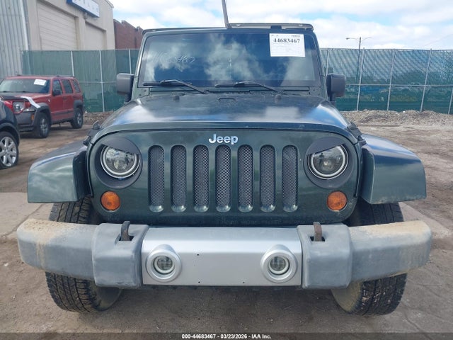 44683467 :رقم المزاد ، 1J4BA5H11AL126586 vin ، 2010 Jeep Wrangler Unlimited Sahara مزاد بيع