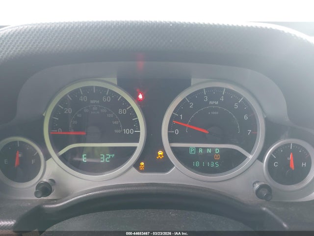 44683467 :رقم المزاد ، 1J4BA5H11AL126586 vin ، 2010 Jeep Wrangler Unlimited Sahara مزاد بيع