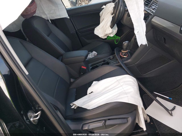 Продаж на аукціоні авто 2020 Volkswagen Tiguan 2.0t Se/2.0t Se R-line Black/2.0t Sel, vin: 3VV2B7AX7LM151637, номер лоту: 44683520