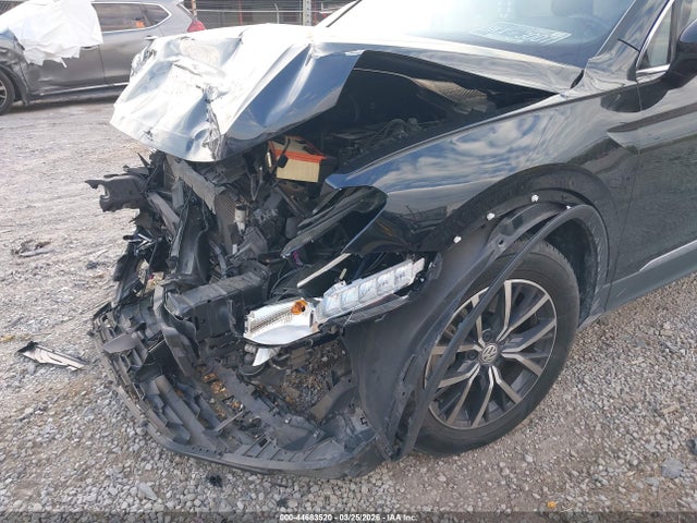 Продаж на аукціоні авто 2020 Volkswagen Tiguan 2.0t Se/2.0t Se R-line Black/2.0t Sel, vin: 3VV2B7AX7LM151637, номер лоту: 44683520