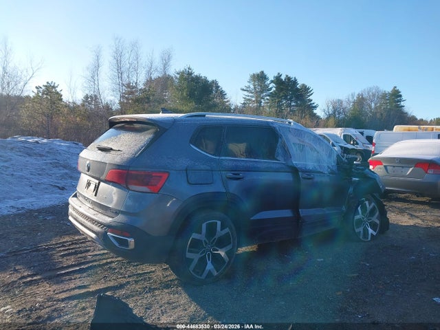 3VV2X7B24NM036825 Volkswagen Taos 1.5t Sel