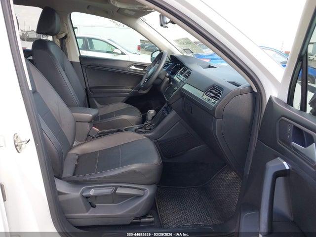 2020 Volkswagen Tiguan 2.0t Se/2.0t Se R-line Black/2.0t Sel მანქანა იყიდება აუქციონზე, vin: 3VV3B7AX3LM176457, აუქციონის ნომერი: 44683539