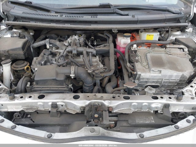 Toyota Prius C Four 2015 JTDKDTB30F1114864 Image 10