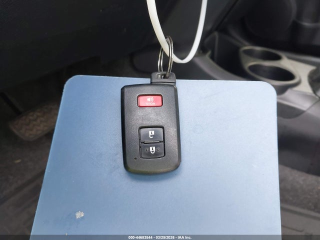 Toyota Prius C Four 2015 JTDKDTB30F1114864 Image 11