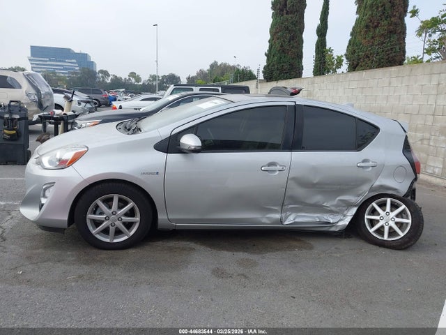 Toyota Prius C Four 2015 JTDKDTB30F1114864 Image 15