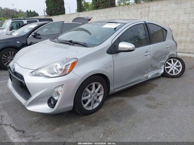 Toyota Prius C Four 2015 JTDKDTB30F1114864 Image 2
