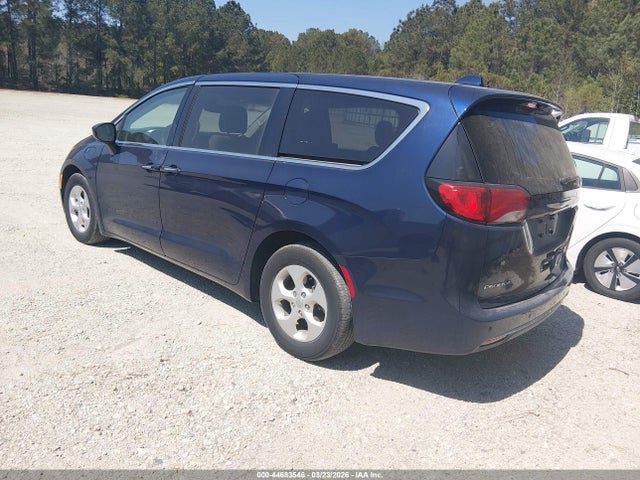 2018 CHRYSLER PACIFICA HYBRID 2C4RC1H73JR332978 Photo 2