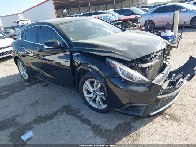 2018 INFINITI QX30 SJKCH5CP5JA049537